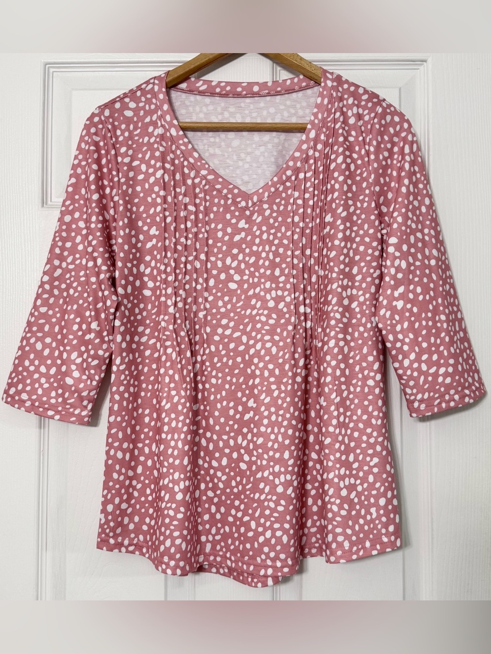 Romanstii Pintuck V-Neck Top Pink Polka Dot NWT - Picture 2 of 9